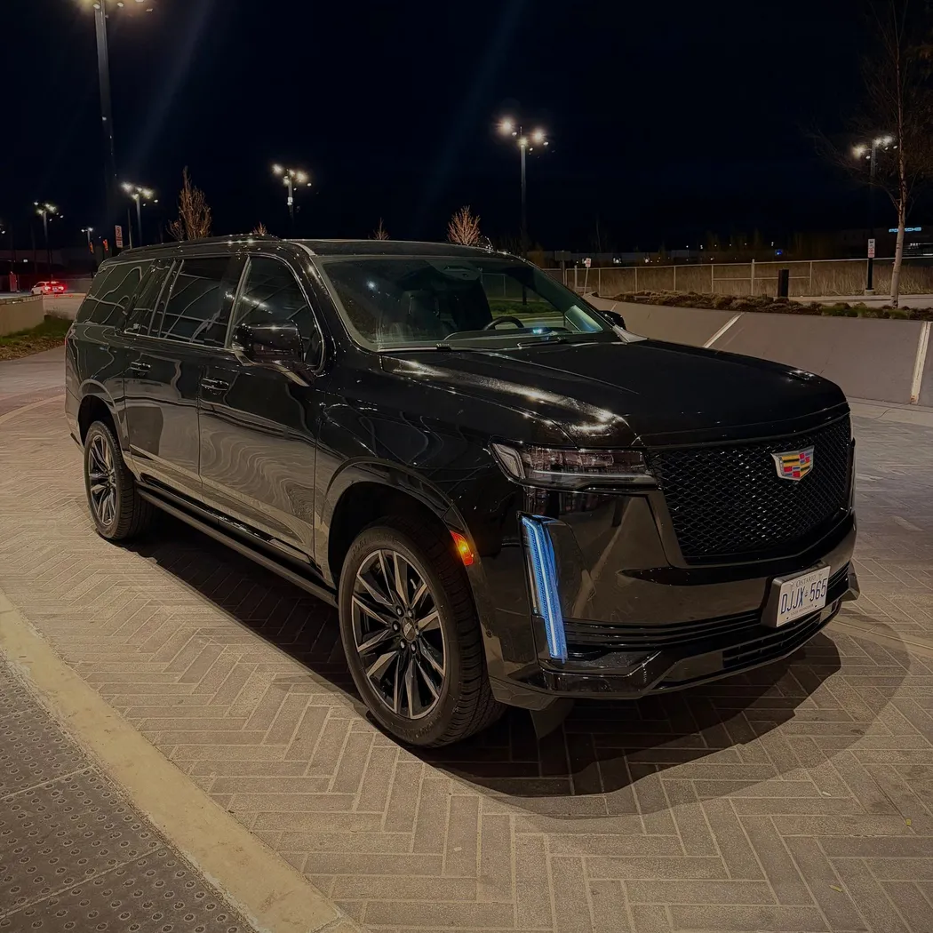 Cadillac Escalade ESV photo 2