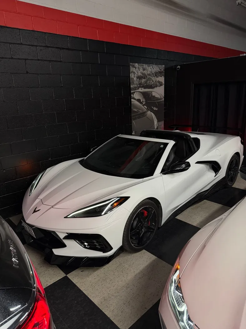 Corvette C8 Stingray photo 3