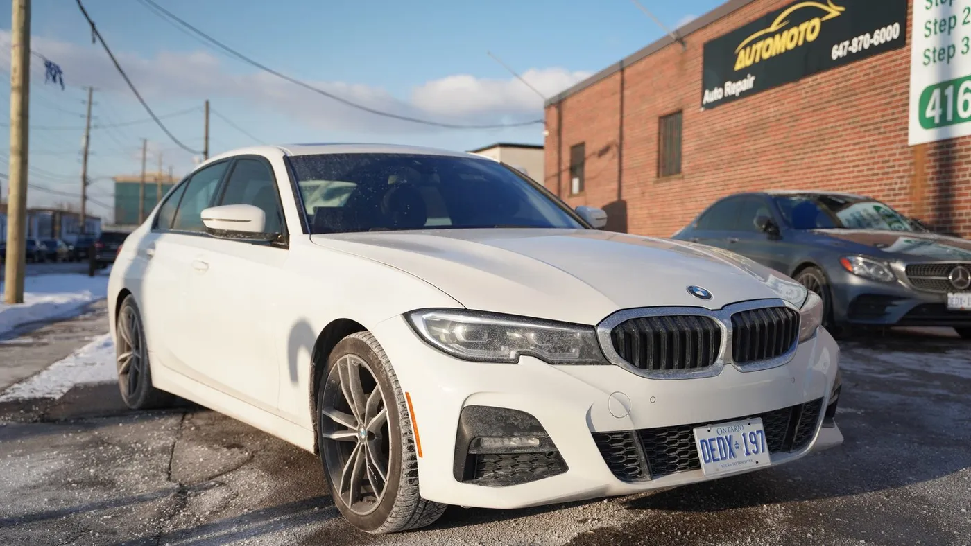 BMW 3 Series photo 2
