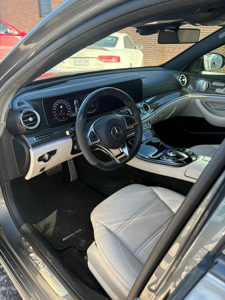 Mercedes E43 AMG photo 3