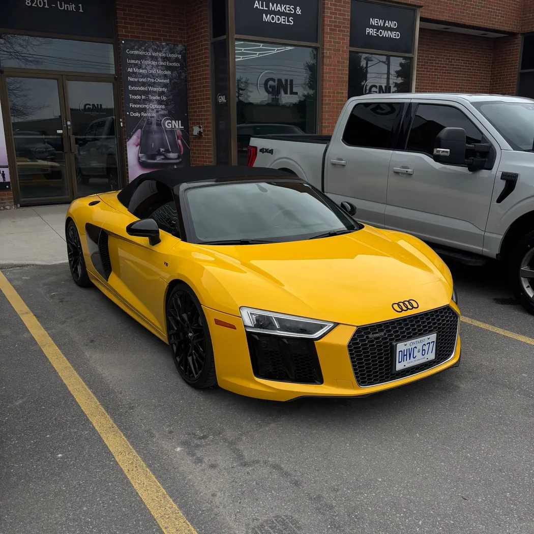 Audi R8 V10 Convertible photo 2