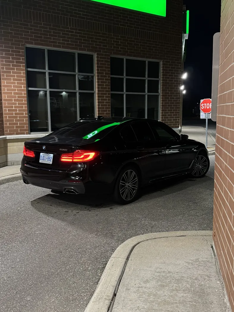 BMW 5 Series photo 3