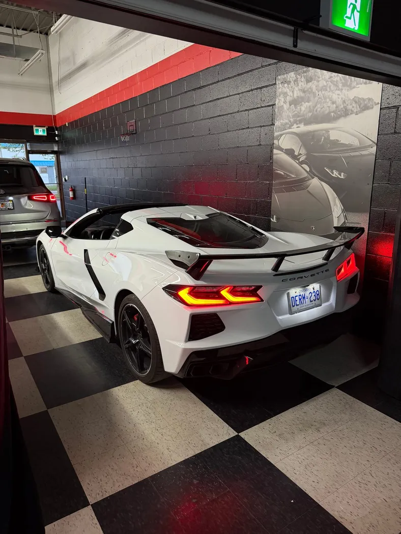 Corvette C8 Stingray photo 4