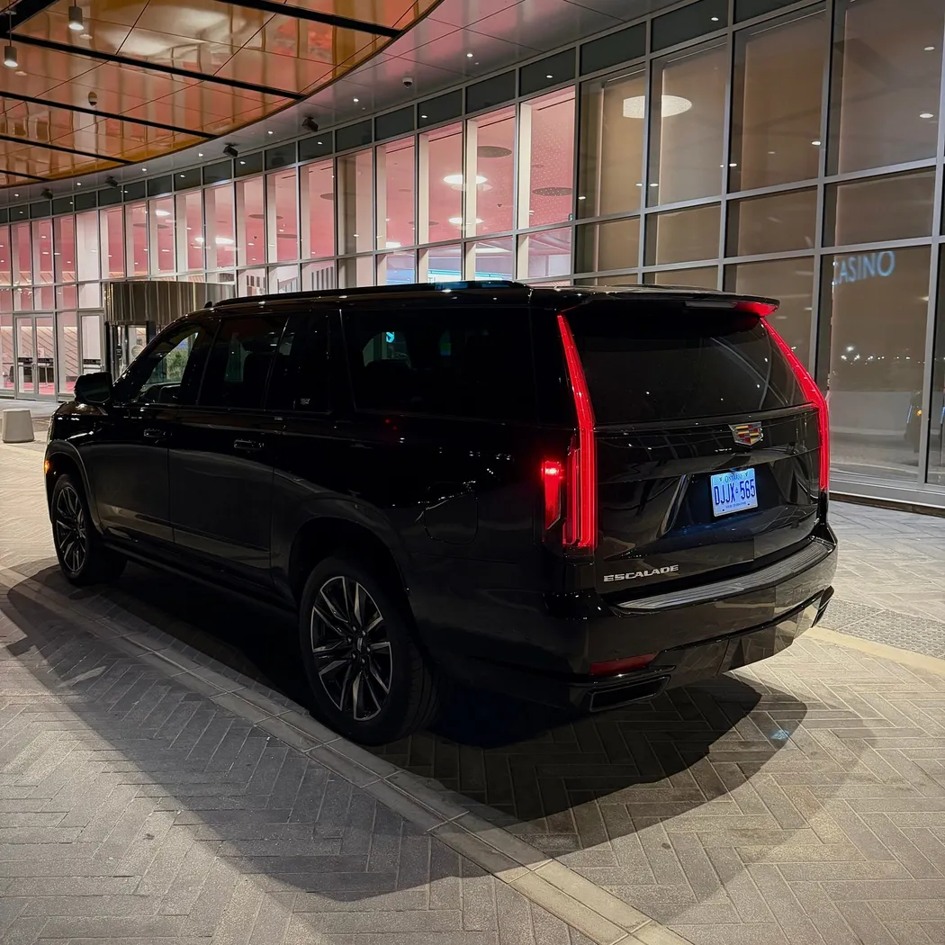 Cadillac Escalade ESV photo 4