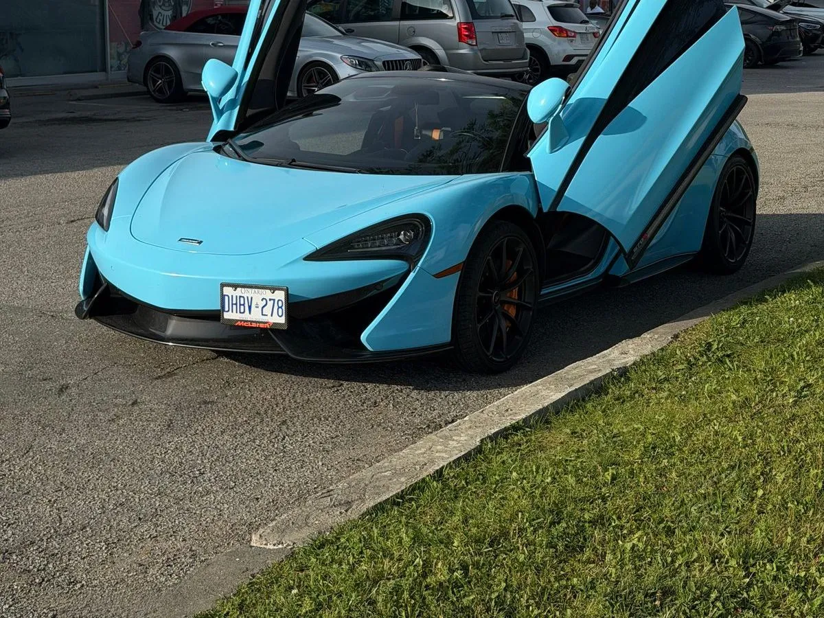 McLaren 570S Spider photo 2