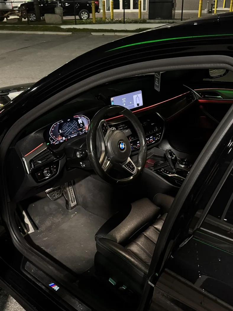 BMW 5 Series photo 4