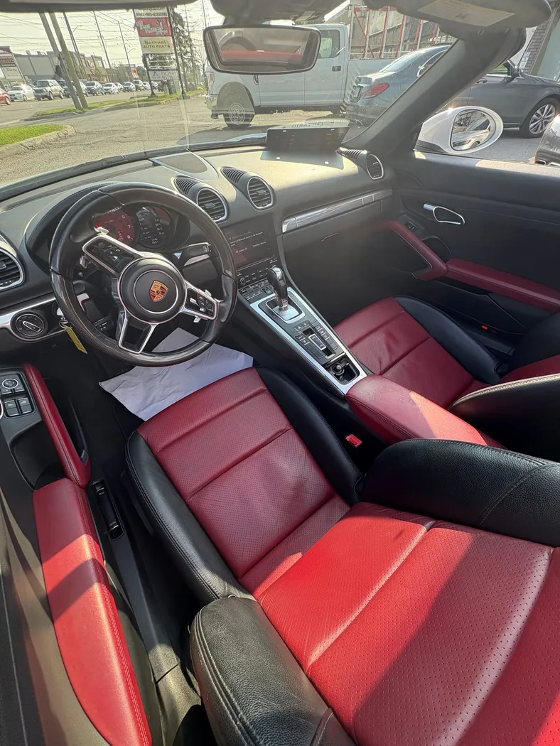 Porsche Boxster 718 photo 4