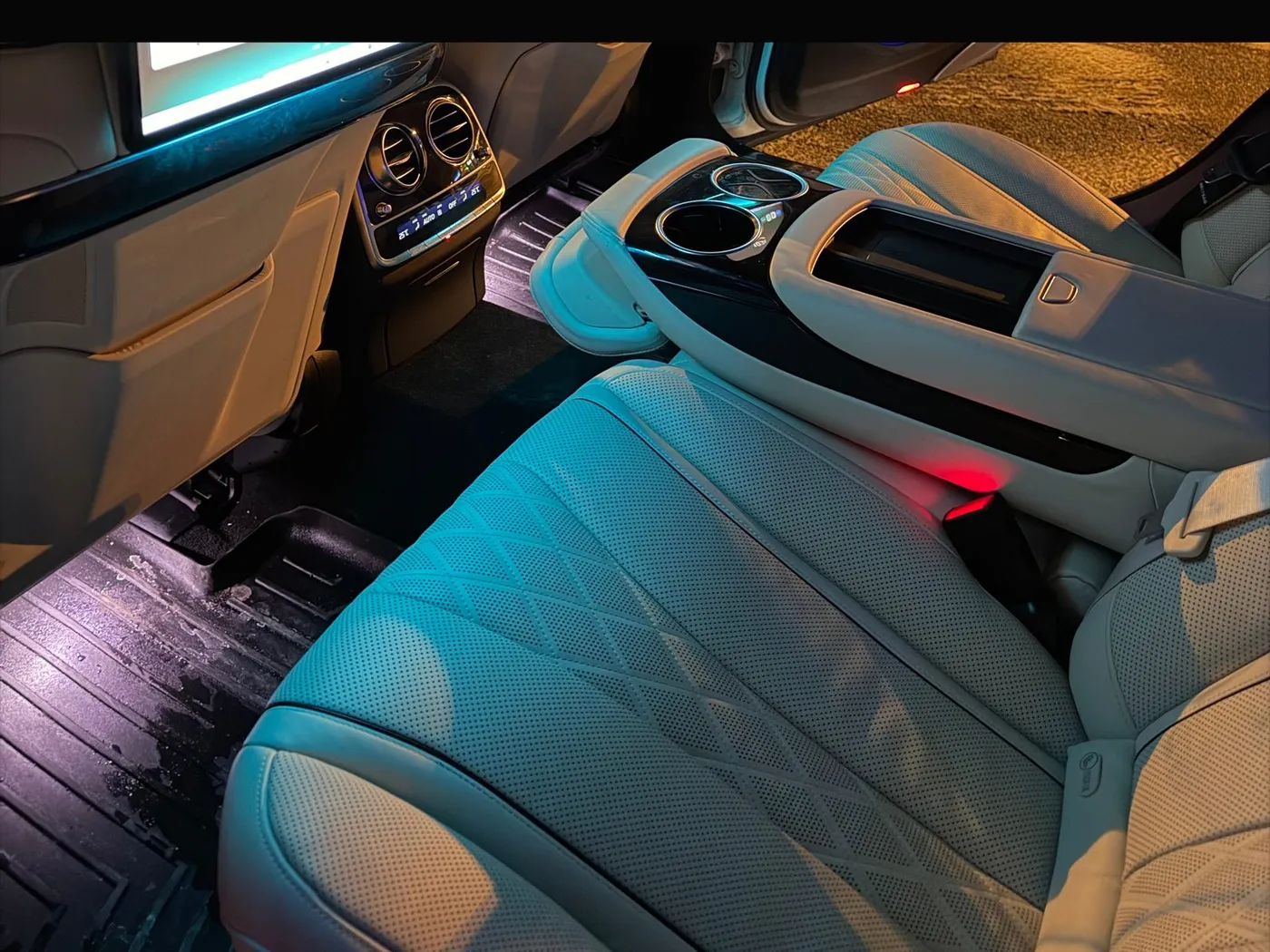 Mercedes S-Class Maybach photo 2