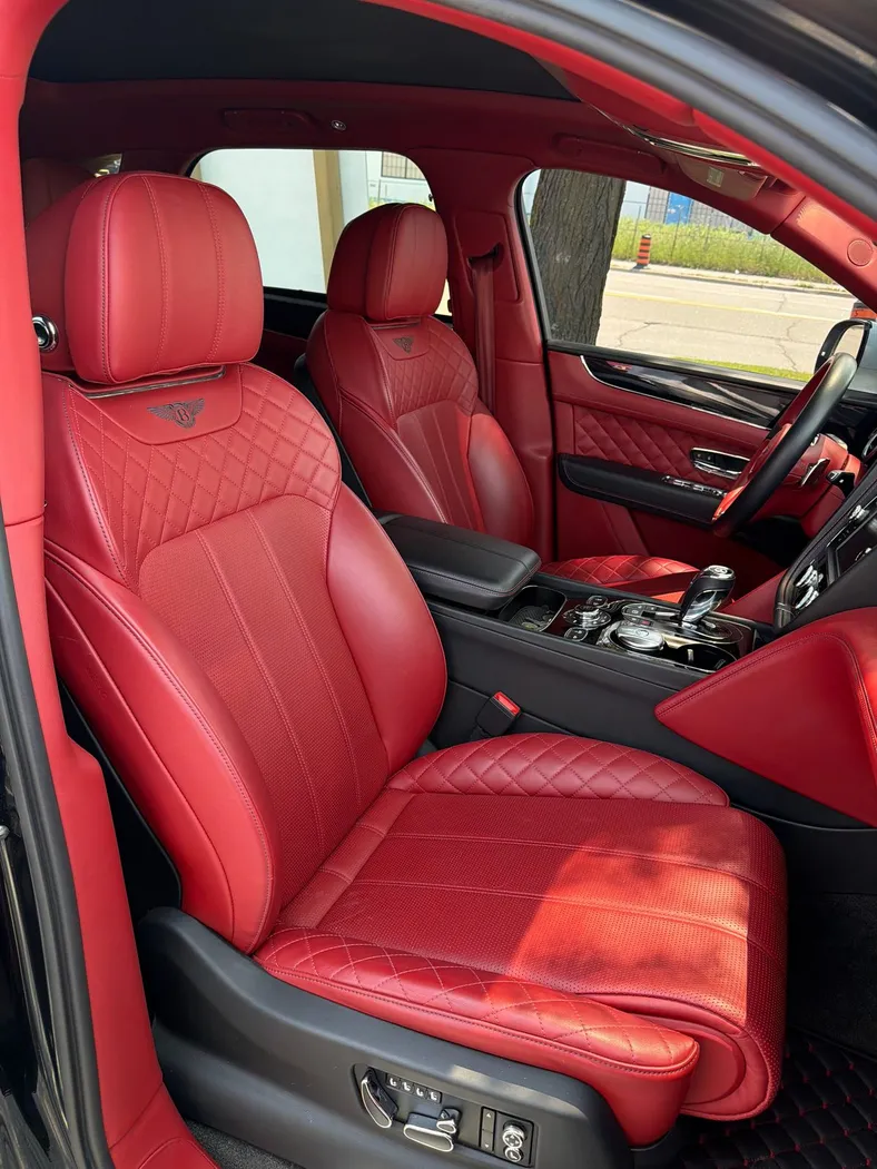 Bentley Bentayga photo 6