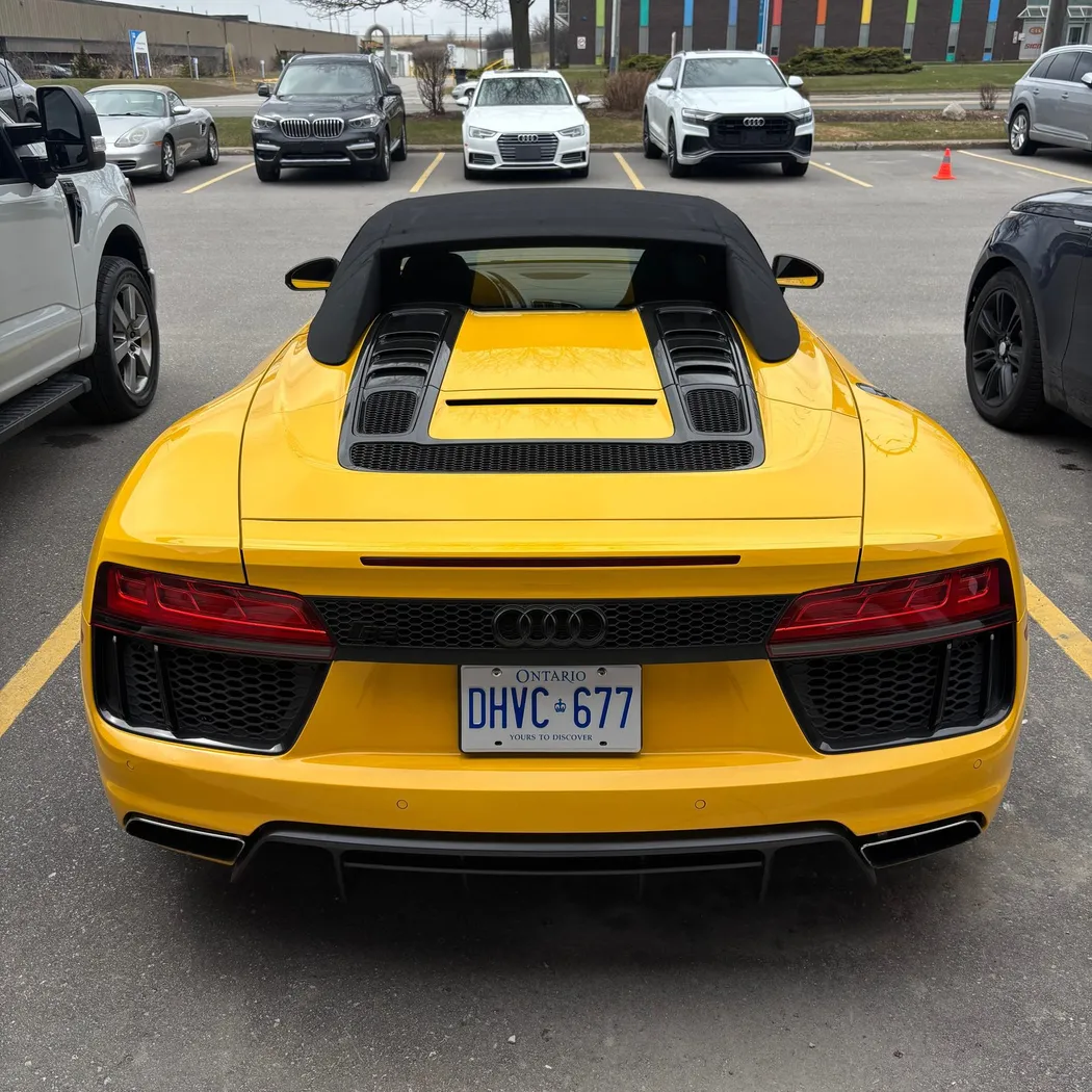 Audi R8 V10 Convertible photo 5