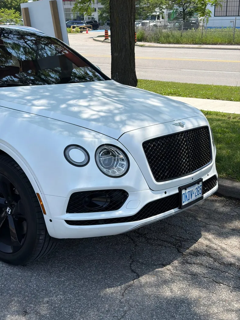 Bentley Bentayga photo 8